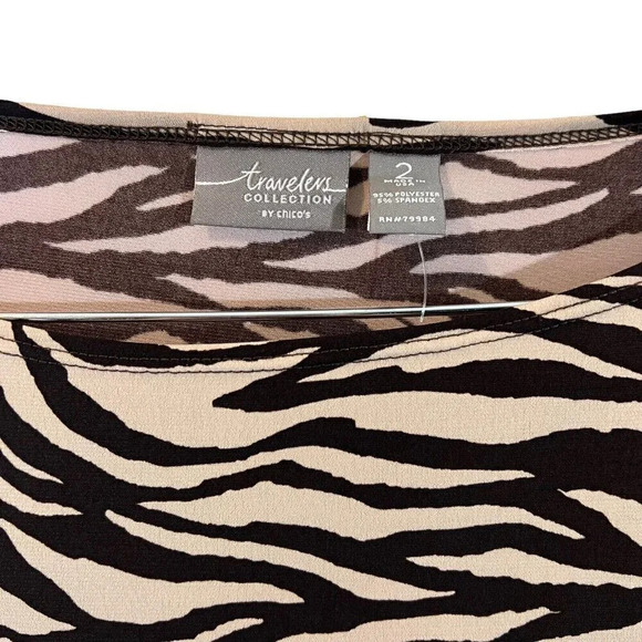 Chicos Travelers Zebra Pattern Blouse Size 2 Asymmetrical Pointed Hem Stretch - Picture 5 of 5